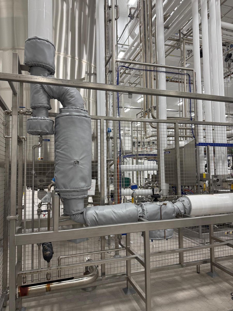 Removable insulation blankets on process piping, elbows, and valves